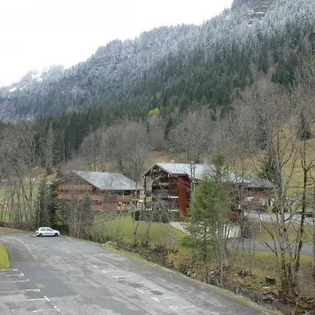 Chatel, 2 Pieces, 4 Personnes - Fr-1-200-304 Châtel